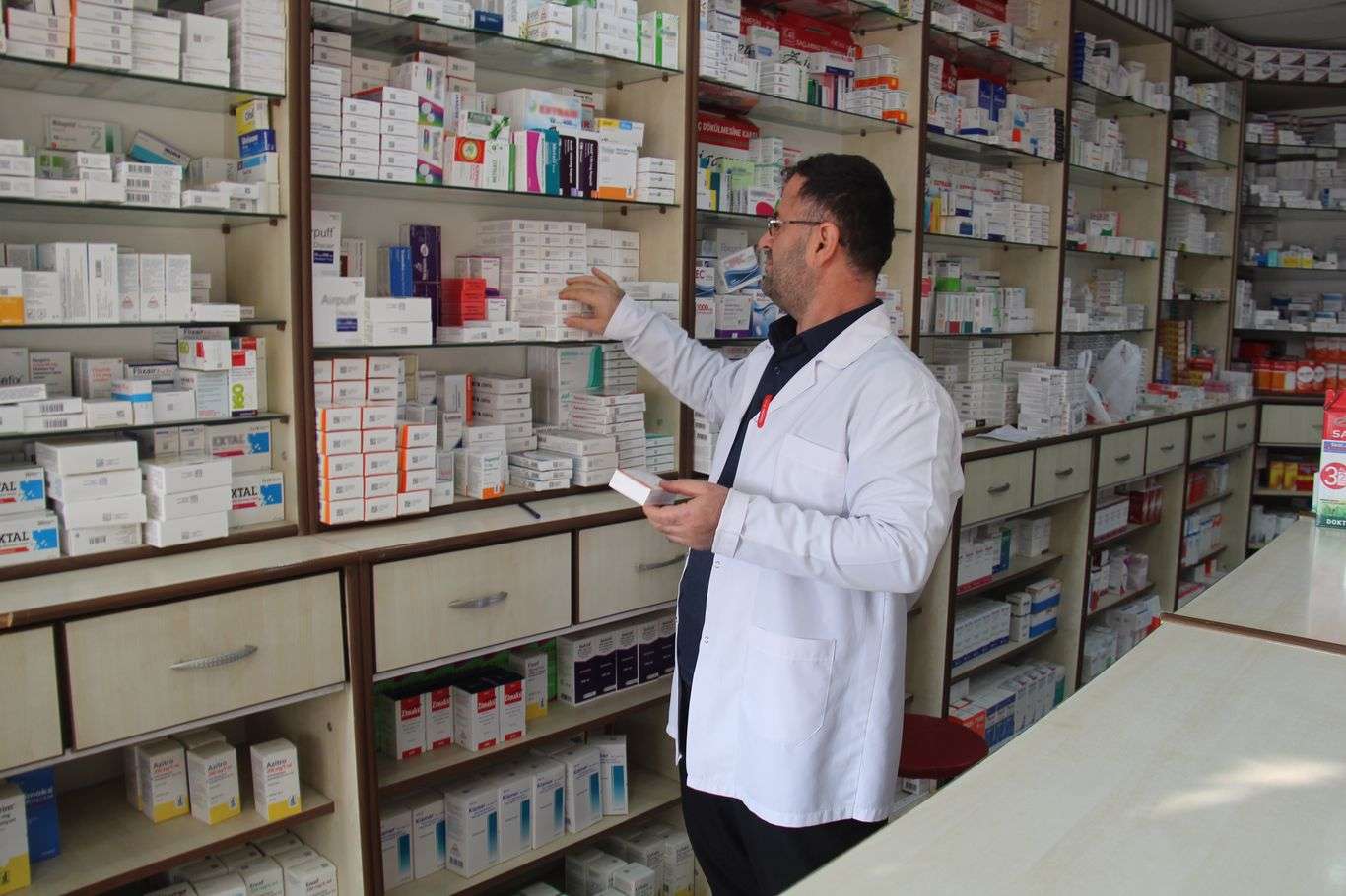 Eczanelerde ilaç tedarik sıkıntısı devam ediyor